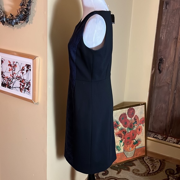 TAHARI Size 10 TRISTA Sheath DRESS  
V-Neck Textured Navy/Black Dress $329 NEW - Picture 5 of 16
